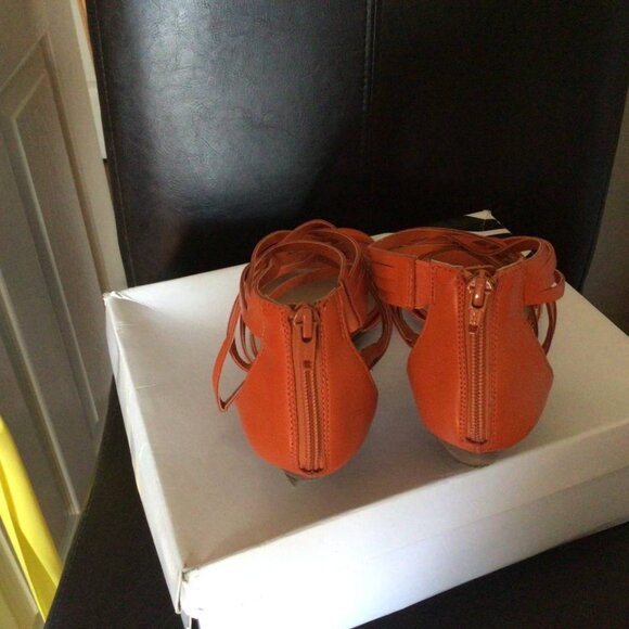 Nine West Tangerine Strappy Gladiator Sandals | Size 8 - Picture 3 of 4